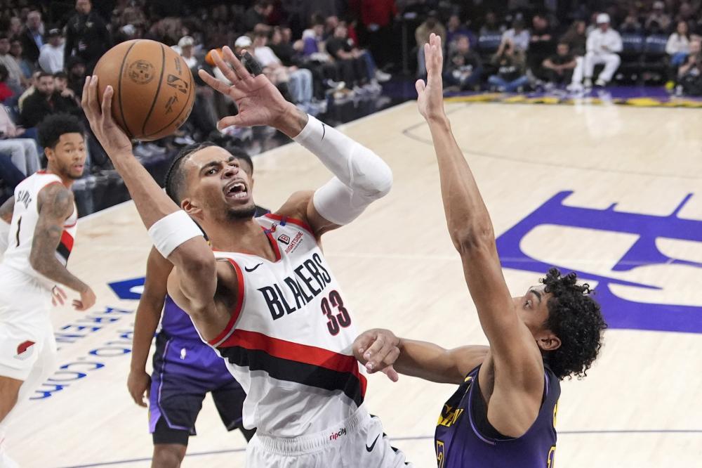 赛扮演着更 赛扮演着更